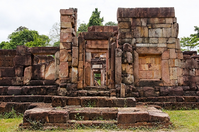 27-Prasat Ta Muen Thom-005
